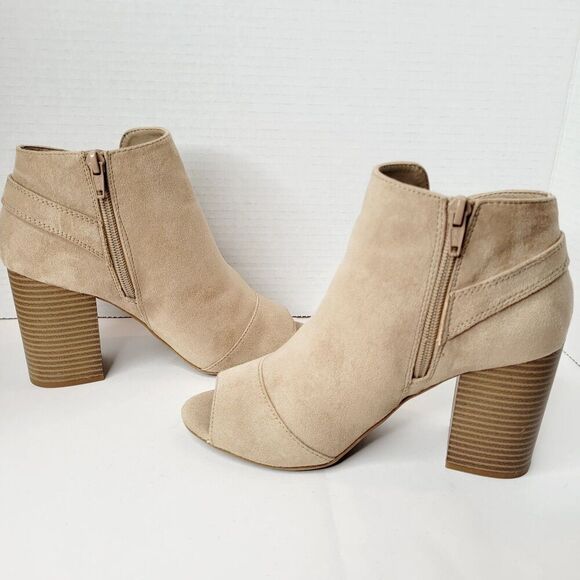 APT 9 Clock Tan Women's Peep Toe Ankle Booties Faux Suede Zipper Size 7 Med EUC - Picture 7 of 12